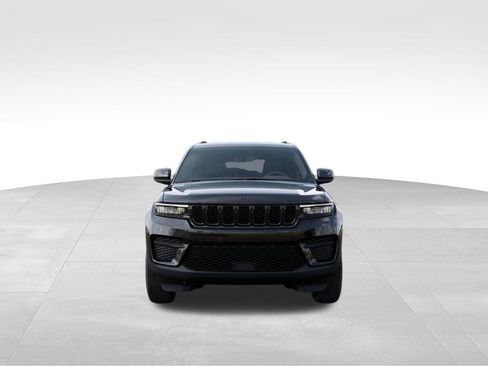 New 2025 Jeep Grand Cherokee Altitude image 7