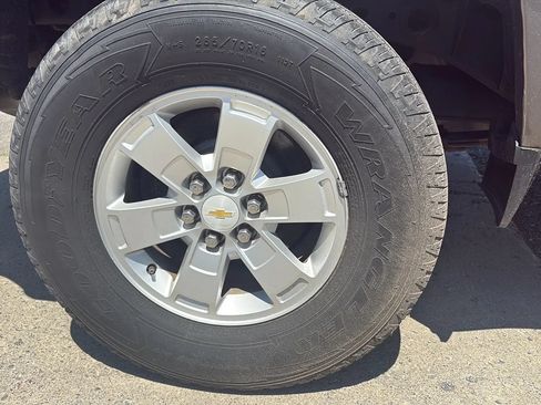 Used 2015 Chevrolet Colorado W/T w/ WT Convenience Package RWD image 9