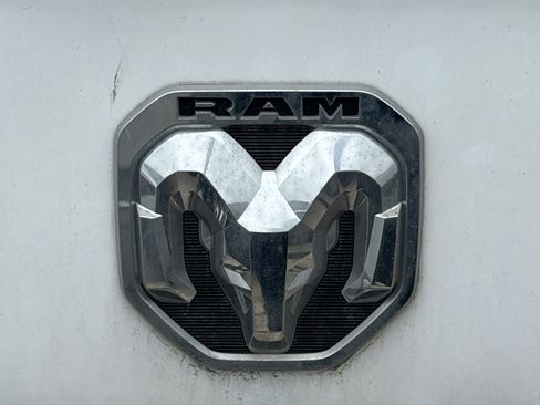 Used 2025 RAM ProMaster 2500 w/ Convenience Group FWD image 17