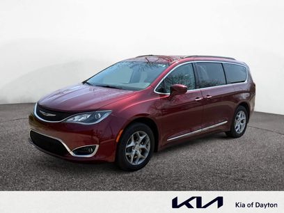 Used 2017 Chrysler Pacifica Touring-L w/ Tire & Wheel Group