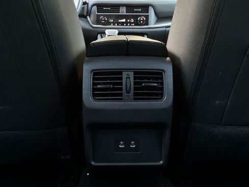 Used 2025 Nissan Rogue SV FWD image 12