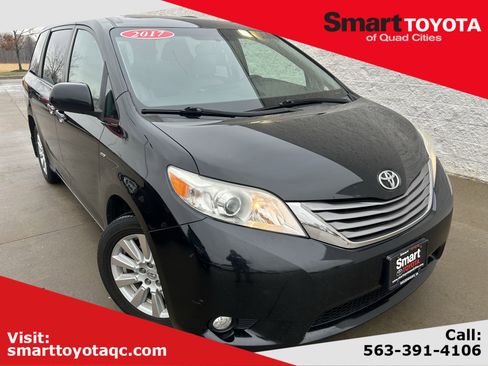 Used 2017 Toyota Sienna XLE image 1
