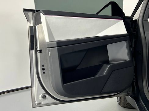 Used 2024 Tesla Cybertruck AWD Crew Cab image 37