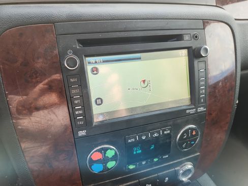 Used 2012 Chevrolet Tahoe LT image 17