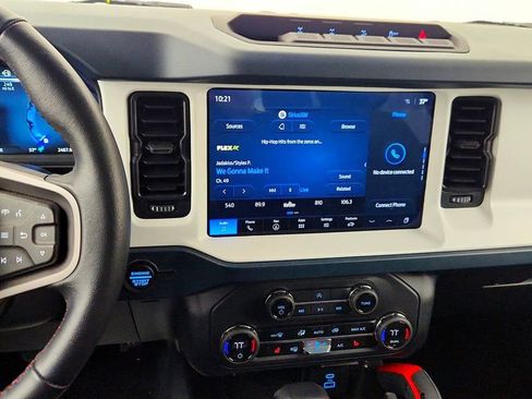 Used 2025 Ford Bronco Heritage Edition image 17