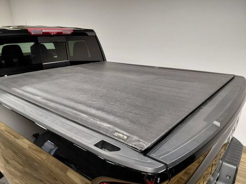 Used 2023 Chevrolet Silverado 1500 High Country w/ High Country Premium Package AWD/4WD image 15