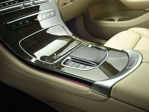 Used 2020 Mercedes-Benz GLC 300 4MATIC image 14