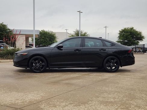 Used 2025 Honda Accord Sport image 4