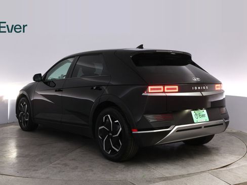 Used 2024 Hyundai Ioniq 5 SEL RWD image 17