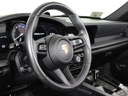 Used 2020 Porsche 911 Carrera RWD image 40