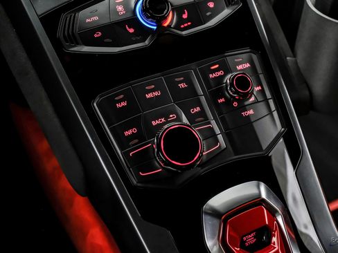Used 2015 Lamborghini Huracan LP 610-4 AWD/4WD image 71