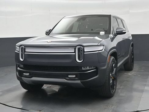 Used 2024 Rivian R1S Adventure Quad AWD/4WD image 37