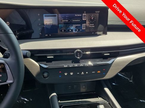 Used 2025 Nissan Murano SV FWD image 15