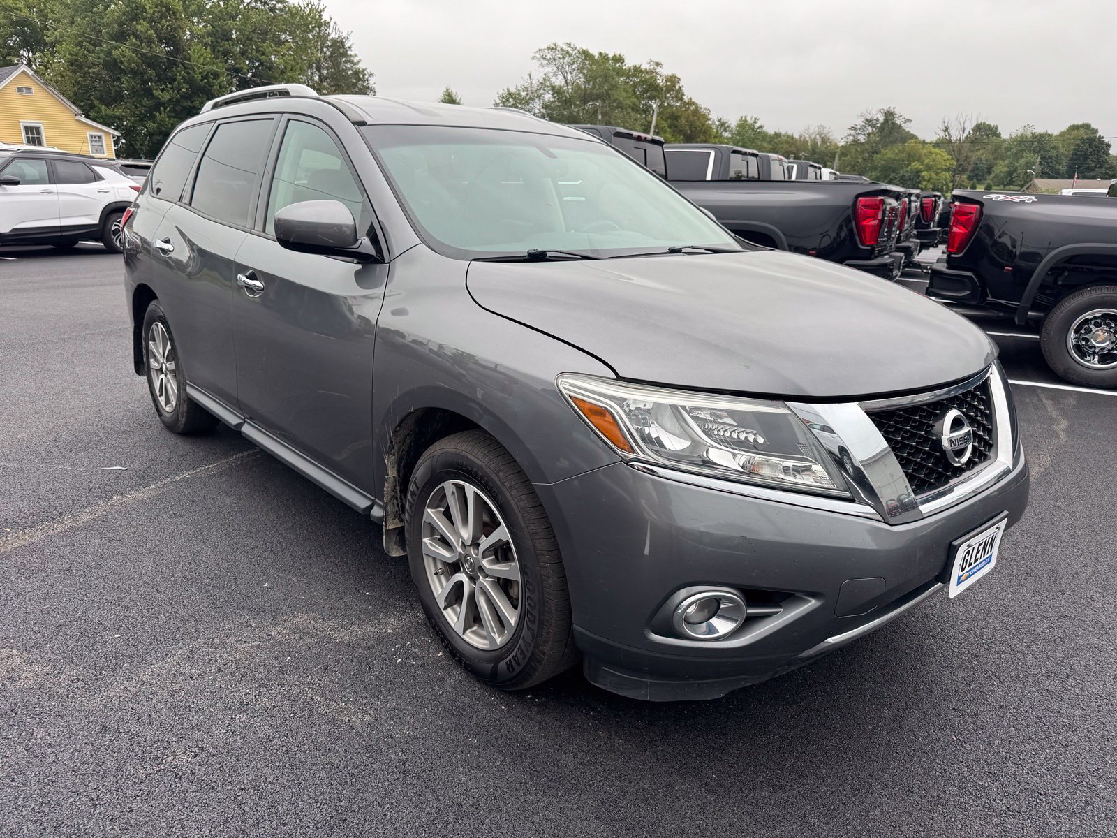 Used 2015 Nissan Pathfinder SV w/ Cargo Package FWD image 8