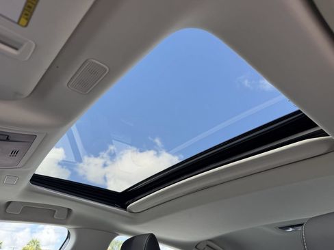 Used 2024 Lexus ES 350 w/ Accessory Package (Z2) FWD image 22