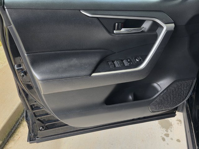 Used 2023 Toyota RAV4 XLE w/ Convenience Package FWD image 31