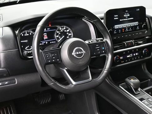 Used 2024 Nissan Pathfinder SL image 7
