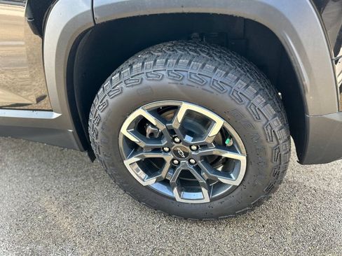 New 2026 Chevrolet Equinox ACTIV w/ Convenience Package III AWD/4WD image 13