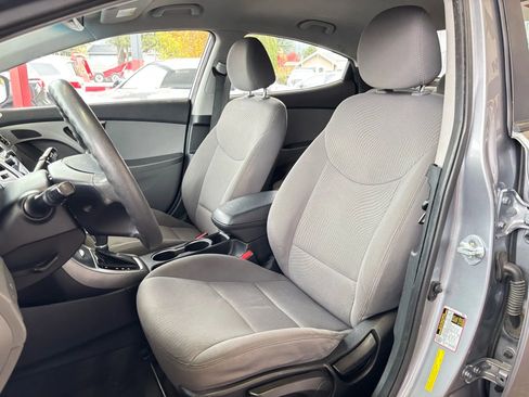 Used 2016 Hyundai Elantra SE image 14