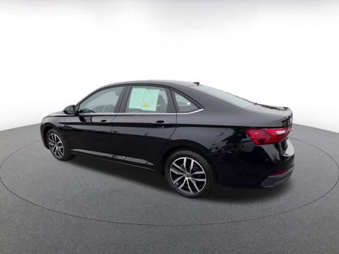 Used 2025 Volkswagen Jetta SE image 10