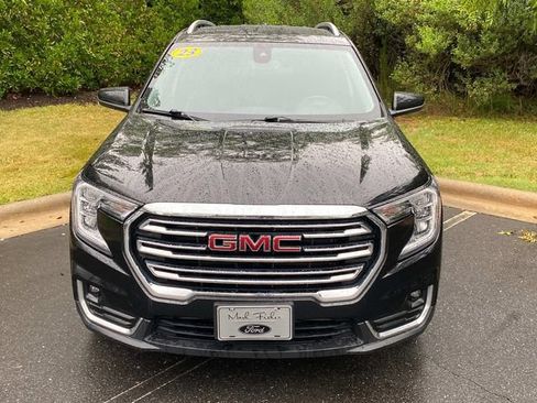 Used 2023 GMC Terrain SLT w/ Infotainment Package II AWD/4WD image 2