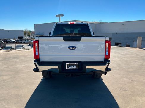 Used 2025 Ford F250 XLT image 4