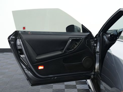 Used 2019 Nissan GT-R image 21