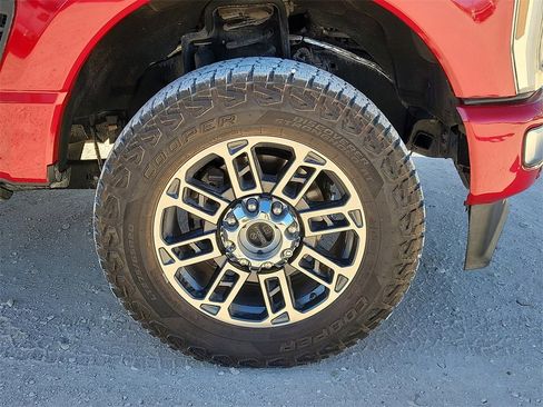 Used 2024 Ford F250 Limited image 14