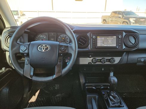 Used 2019 Toyota Tacoma SR image 10