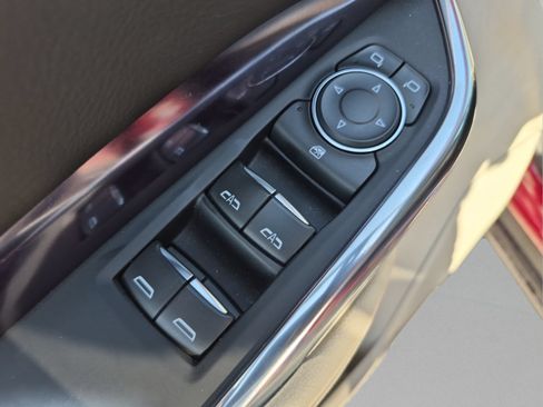 Used 2023 Cadillac XT4 Luxury w/ Driver Awareness Package FWD image 16