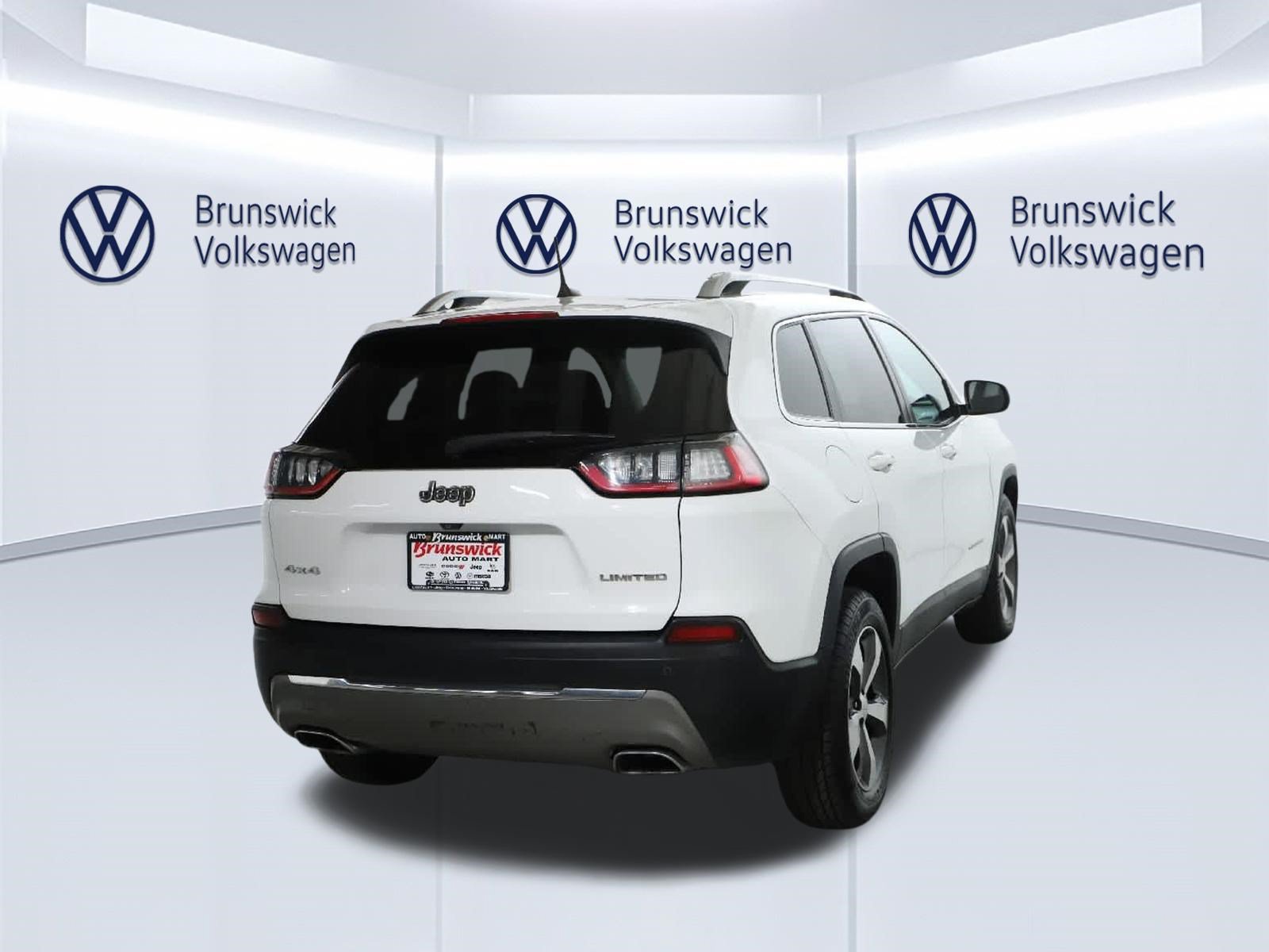 Used 2019 Jeep Cherokee Limited w/ Technology Group AWD/4WD image 47