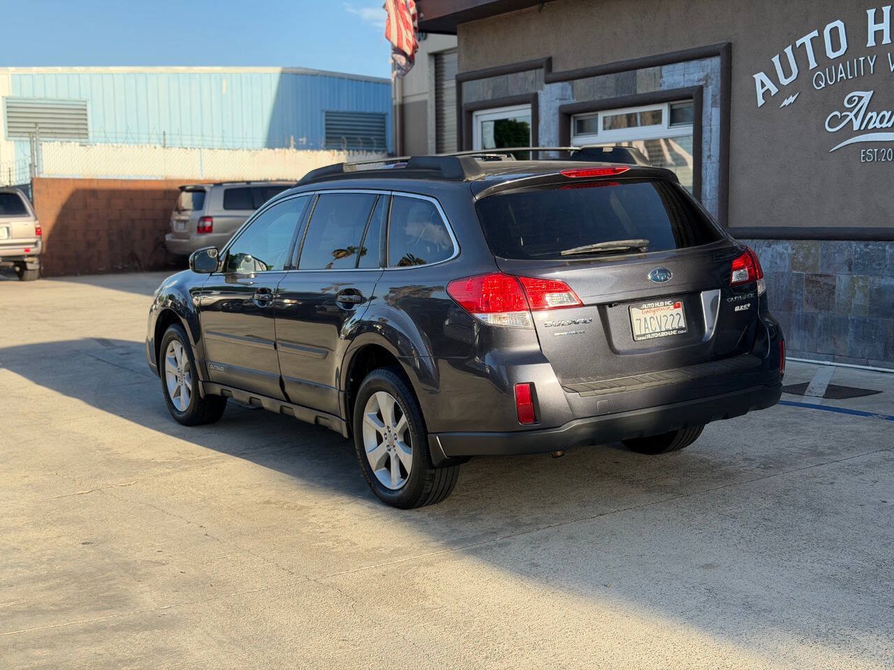 Used 2013 Subaru Outback 2.5i Premium AWD/4WD image 8