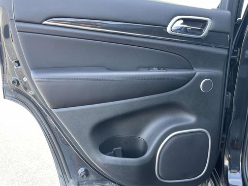 Used 2015 Jeep Grand Cherokee High Altitude RWD image 12