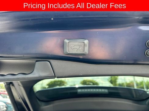 Used 2019 Toyota RAV4 XLE Premium w/ Cold Weather Package AWD/4WD image 17