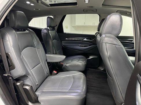 Used 2018 Buick Enclave Essence FWD image 13