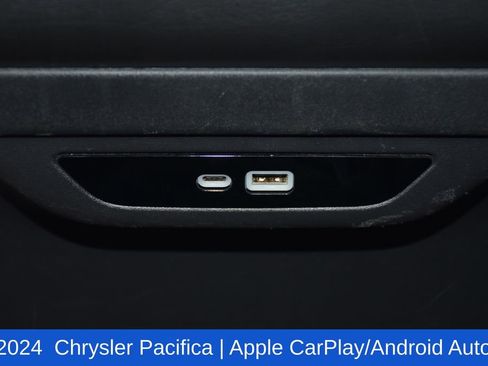 Used 2024 Chrysler Pacifica Touring-L image 25