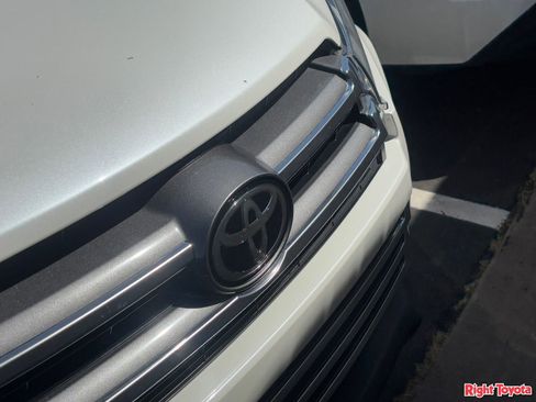 Used 2019 Toyota Highlander Limited image 7