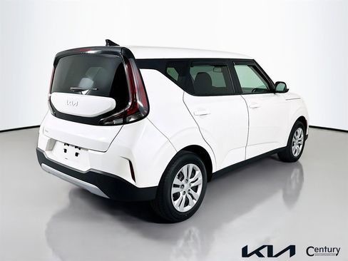 Certified 2023 Kia Soul LX FWD image 5