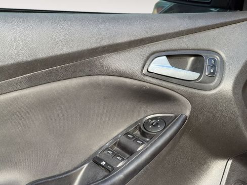 Used 2015 Ford Focus SE FWD image 21