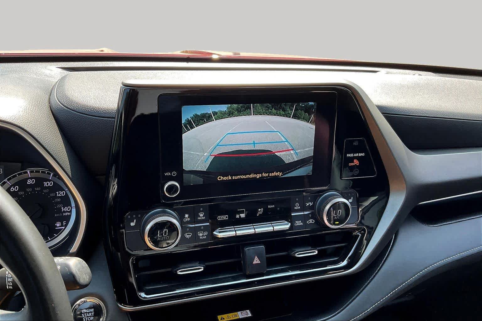 Used 2023 Toyota Highlander XLE FWD image 27