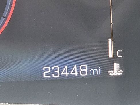 Used 2025 Chevrolet Trax LT w/ LT Convenience Package image 7