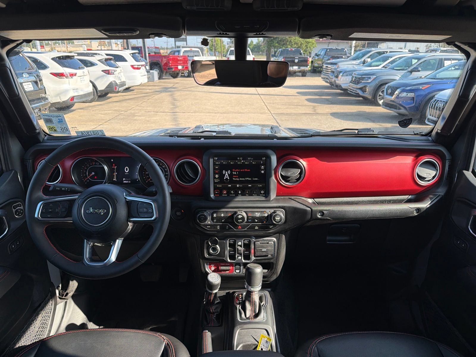 Used 2023 Jeep Gladiator Rubicon w/ LED Lighting Group AWD/4WD image 9