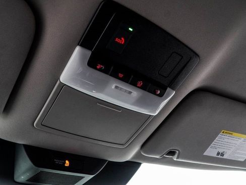 Used 2025 Nissan Pathfinder SV image 34