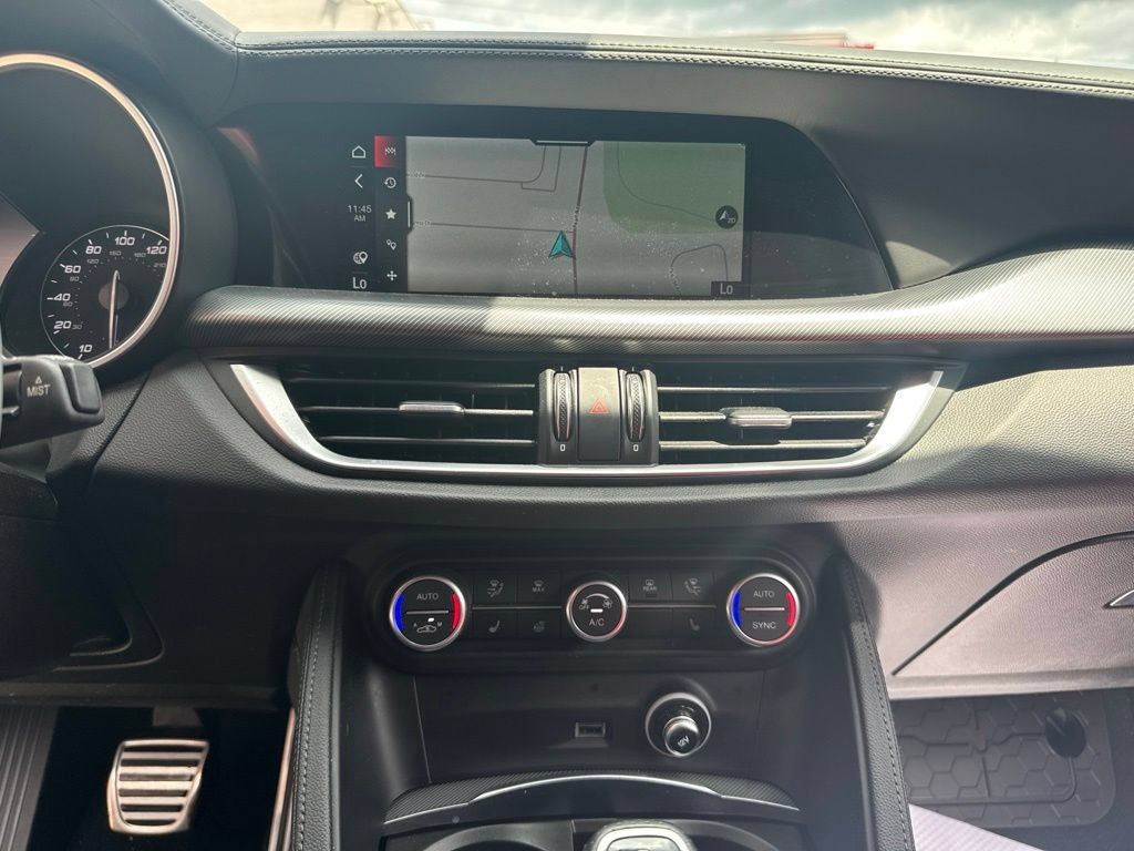 Used 2023 Alfa Romeo Stelvio Veloce AWD/4WD image 43