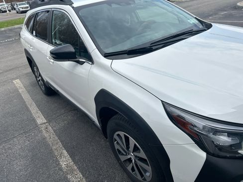 Used 2023 Subaru Outback Premium AWD/4WD image 6