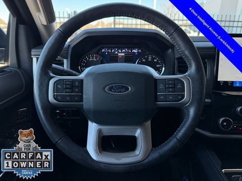 Used 2023 Ford Expedition XLT image 14