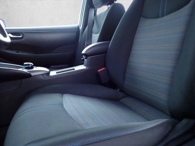 Used 2025 Nissan Leaf S FWD image 11