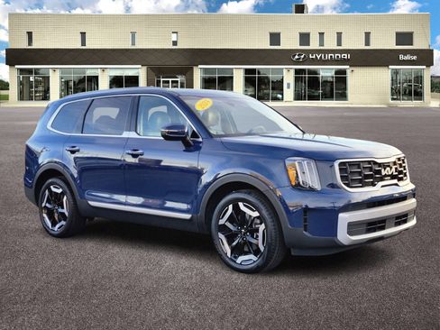 Used 2024 Kia Telluride S w/ S Sunroof Package image 1