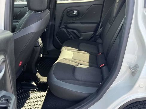 Used 2023 Jeep Renegade Trailhawk AWD/4WD image 15