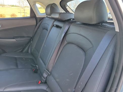 Used 2022 Hyundai Kona Limited FWD image 10